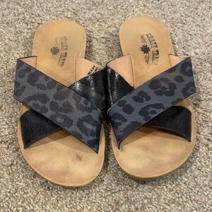 Crazy Train  Black Leopard Print Sandals sz 10